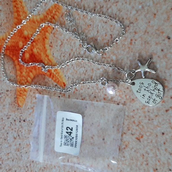 Toes in the sand kind of girl Necklace NWT - Picture 2 of 2